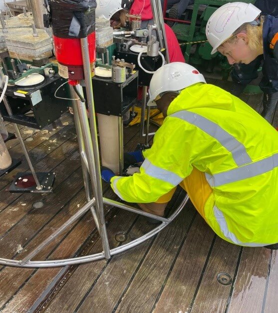Seabed sediment samples recovery