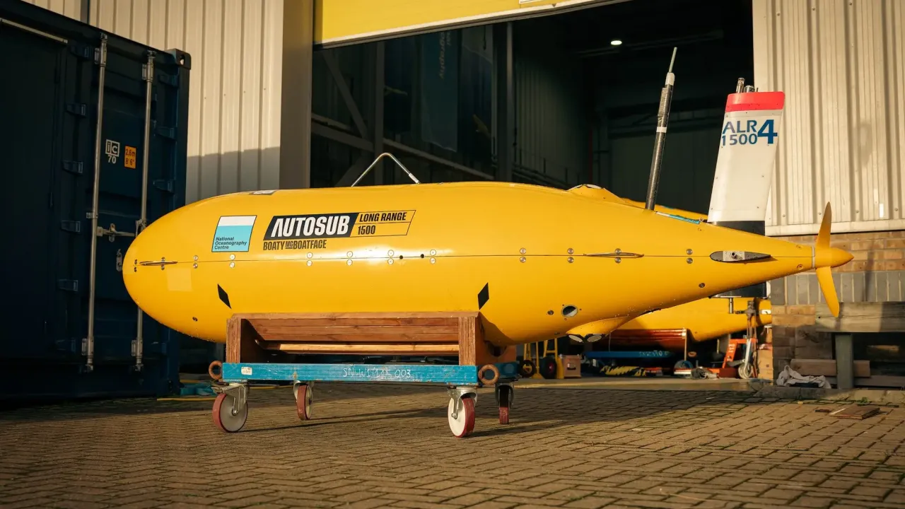 Autosub Long Range dockside in Southampton