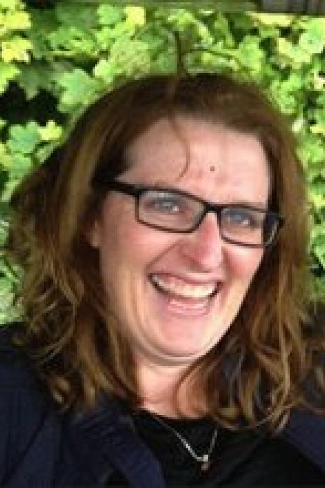 Dr Elaine McDonagh